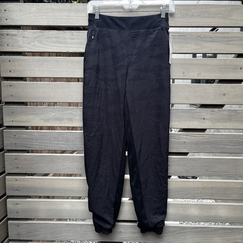 ATHLETA 0P Brooklyn Lined Black Camo Lux Jogger Sz 0P 0 Petite Pant NWT